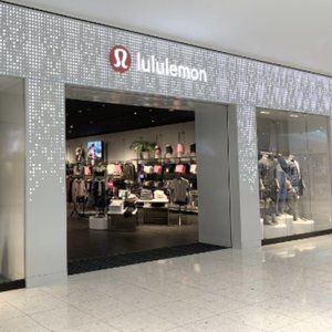 ISO all Lululemon womens size 2